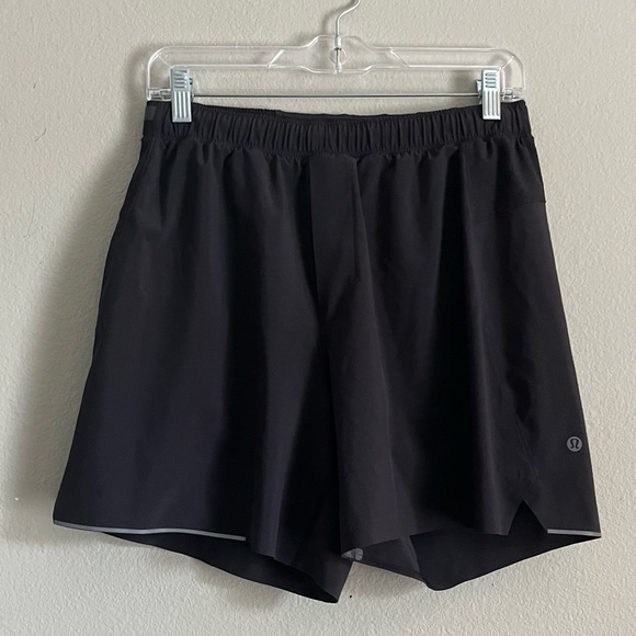 lululemon athletica Other - LULULEMON Men’s black lined athletic shorts size medium